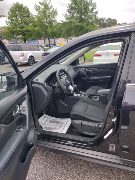 2018 Nissan Rogue Image 9