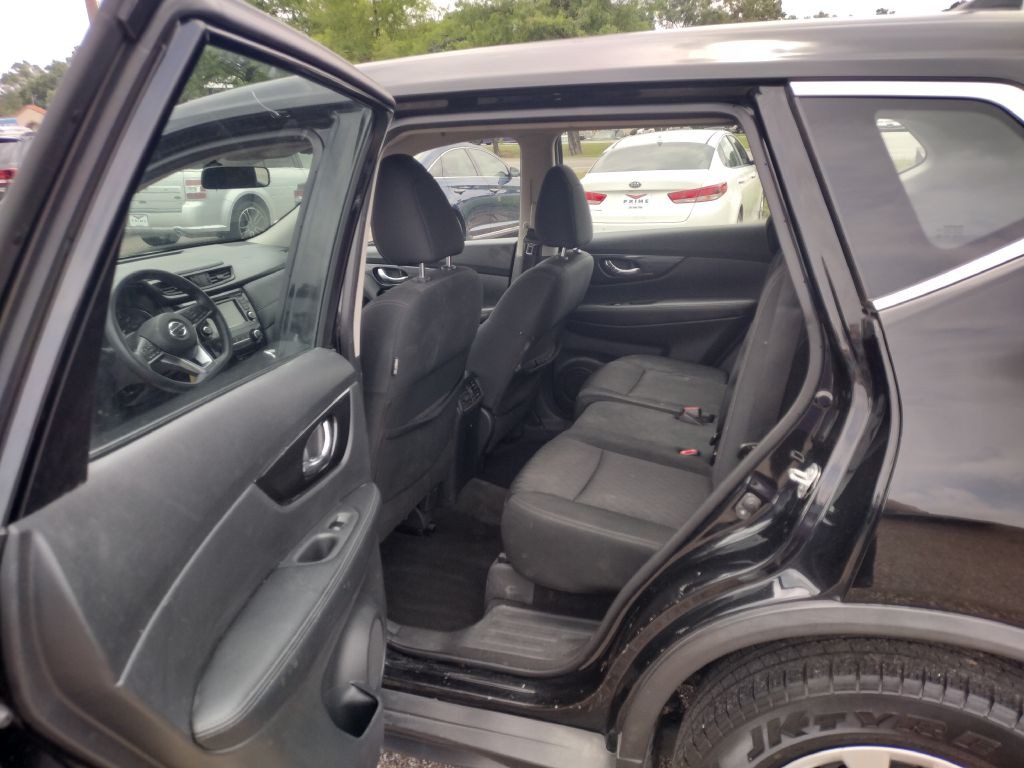 2018 Nissan Rogue Image 12
