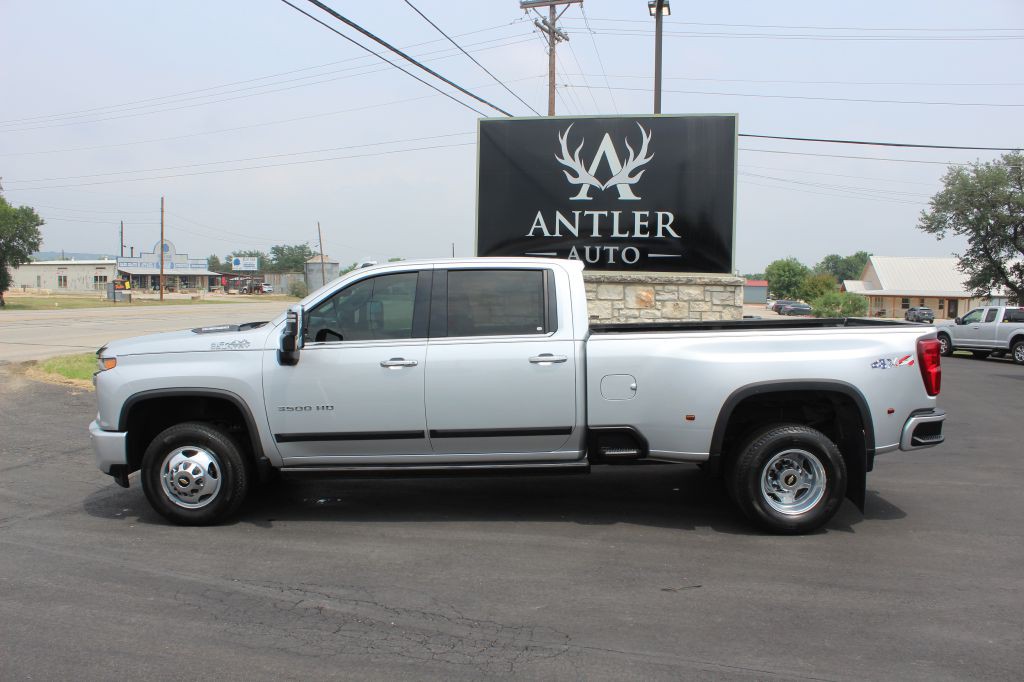 2021 Chevrolet Silverado 1500 Image 2