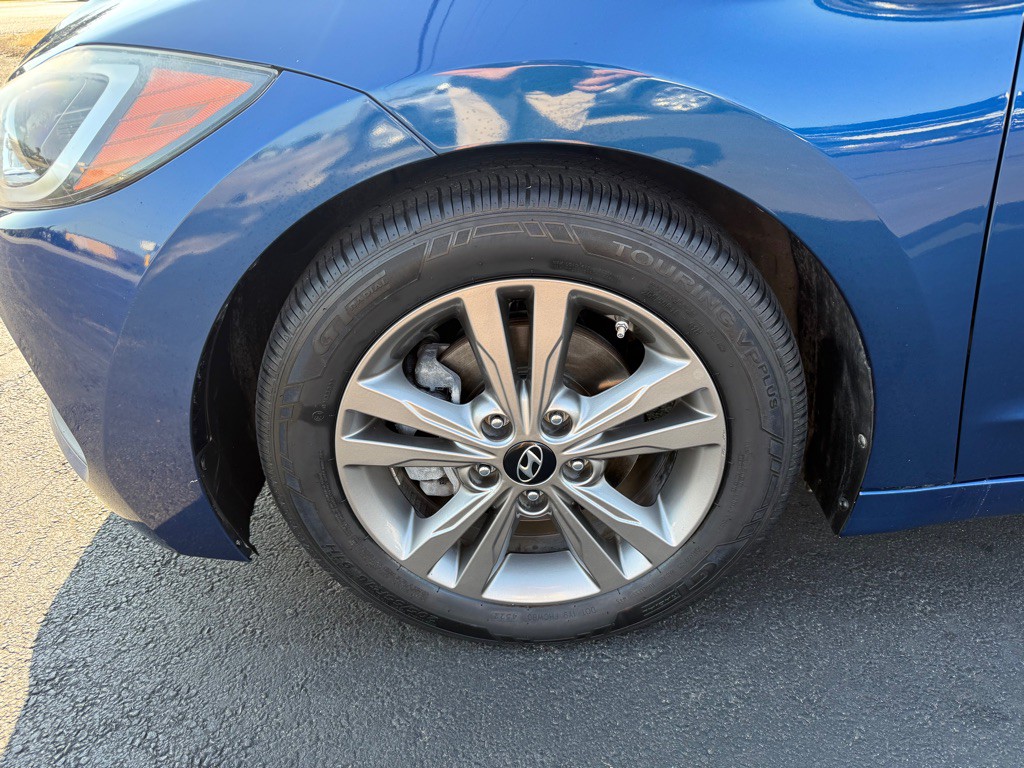 2018 Hyundai Elantra Image 8