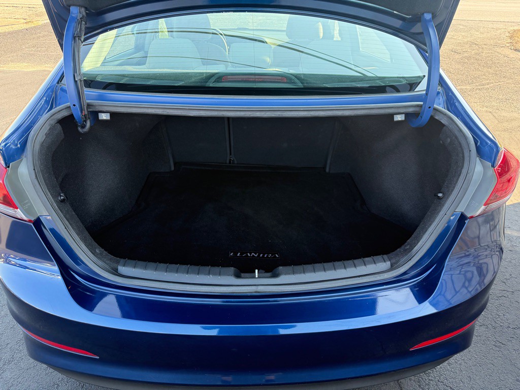 2018 Hyundai Elantra Image 9