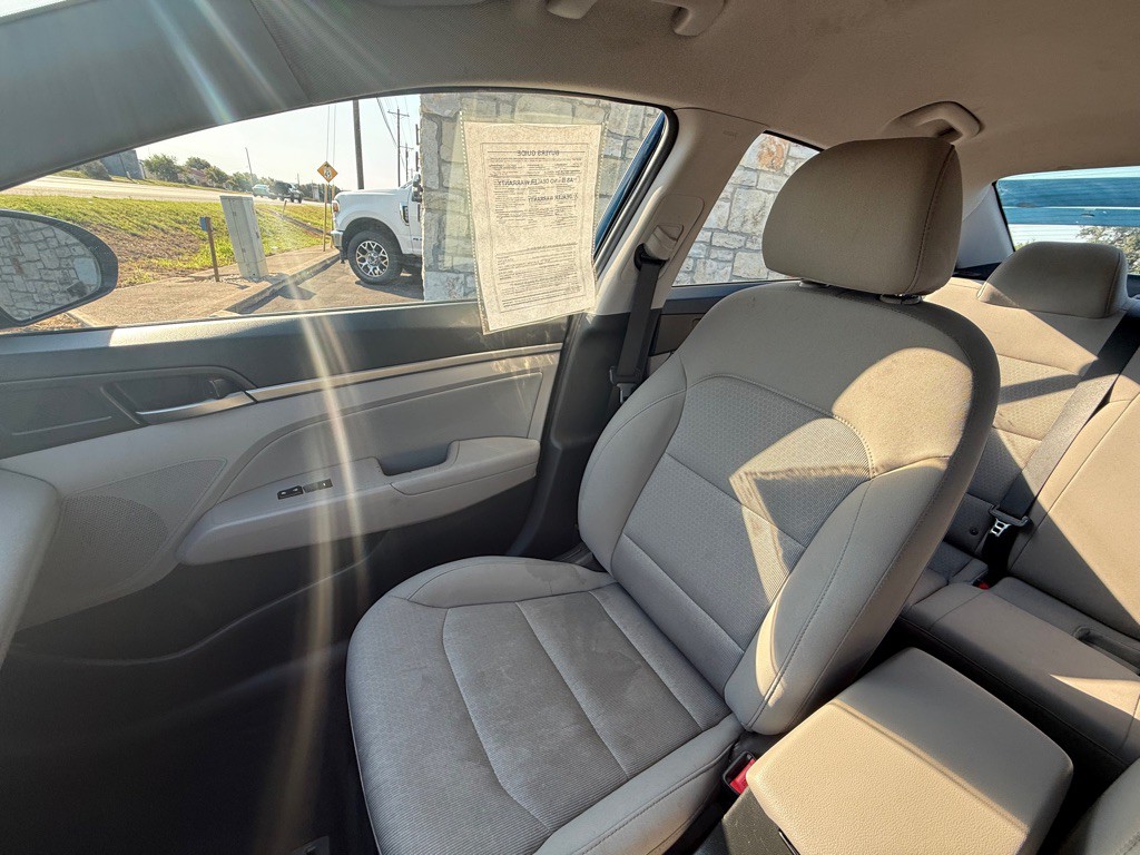 2018 Hyundai Elantra Image 15