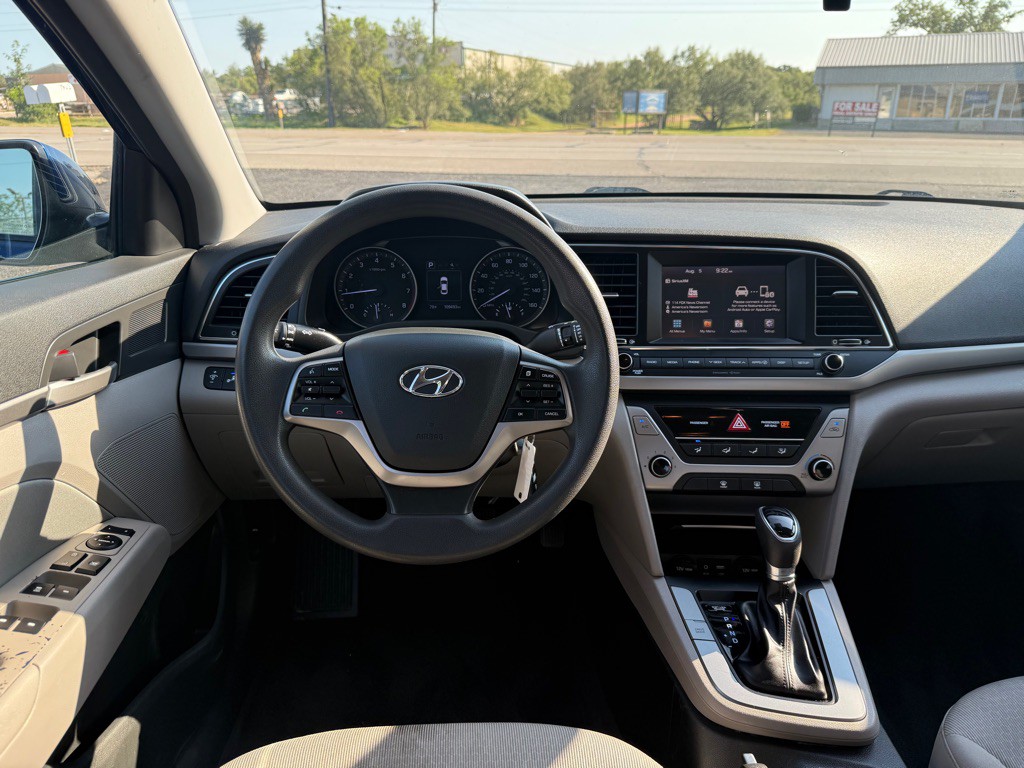 2018 Hyundai Elantra Image 17