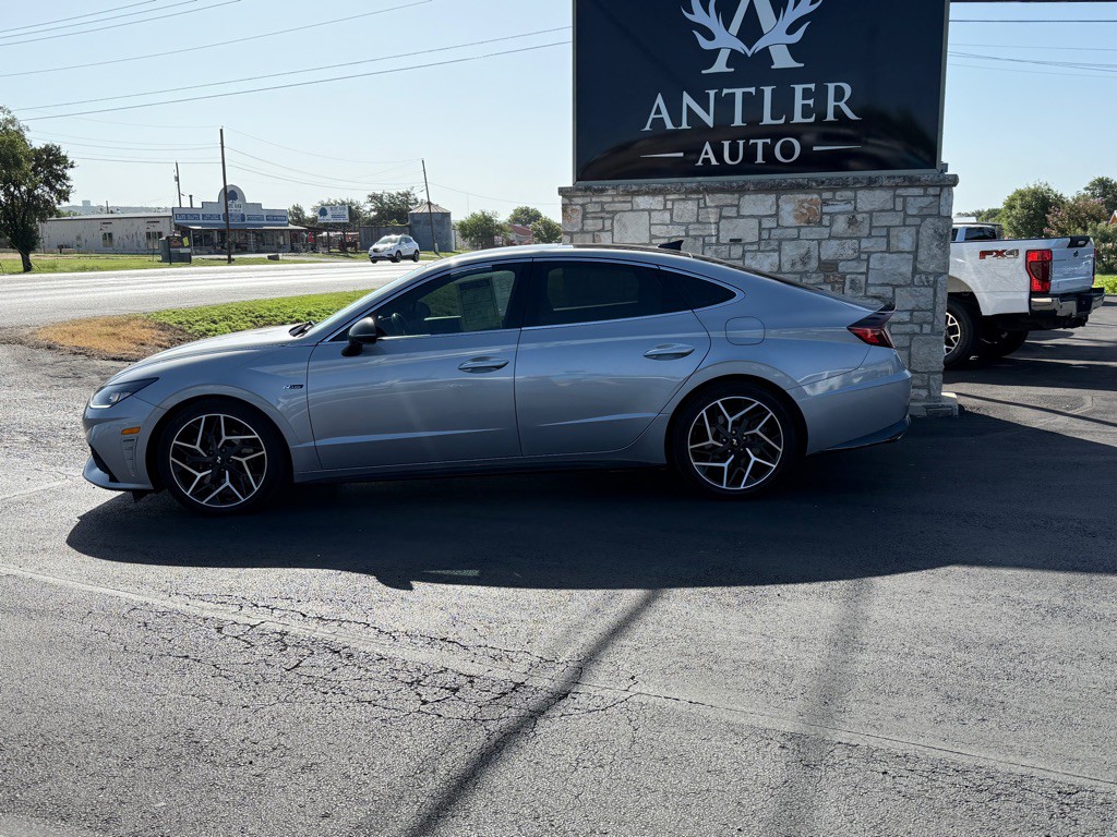 2023 Hyundai Sonata Image 2