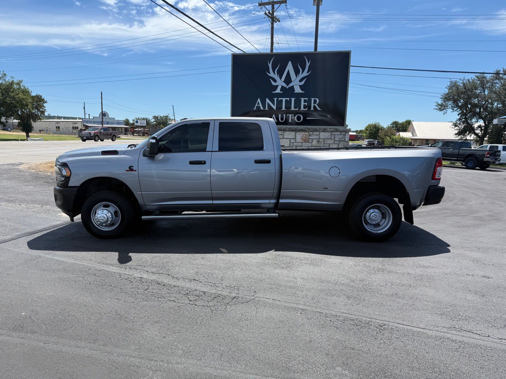 2024 RAM 3500 Image 2