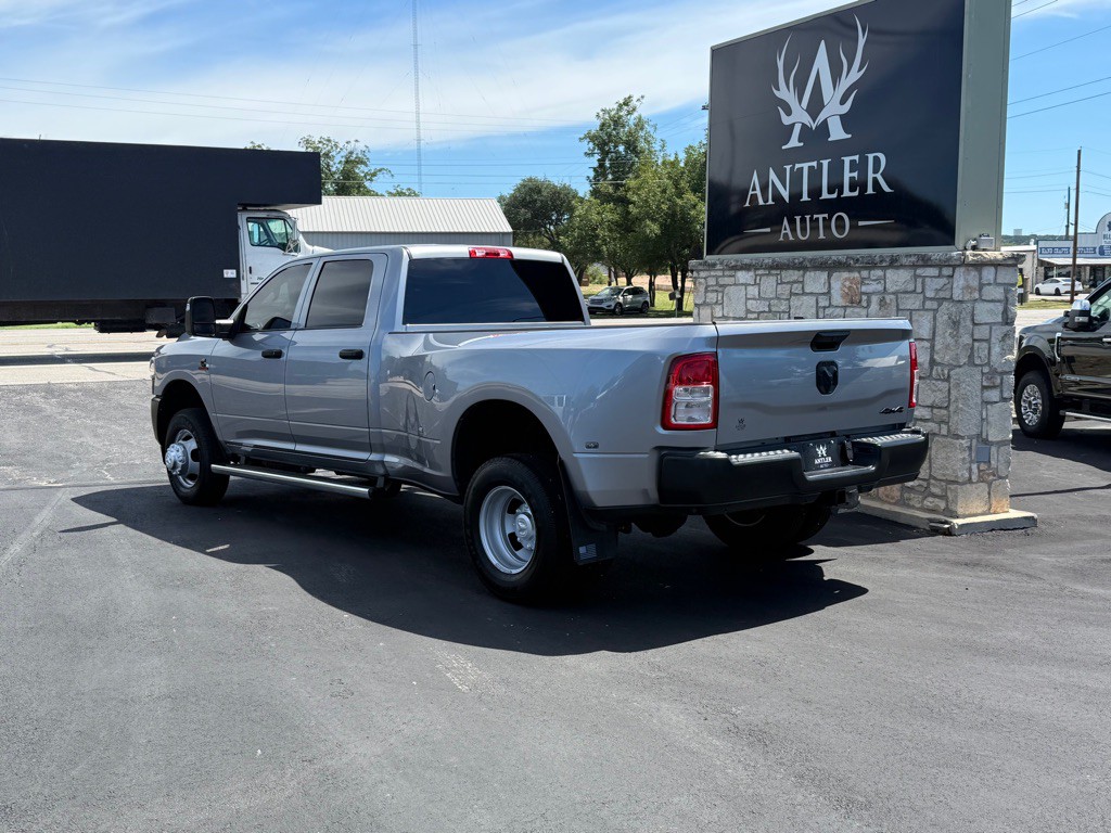 2024 RAM 3500 Image 3