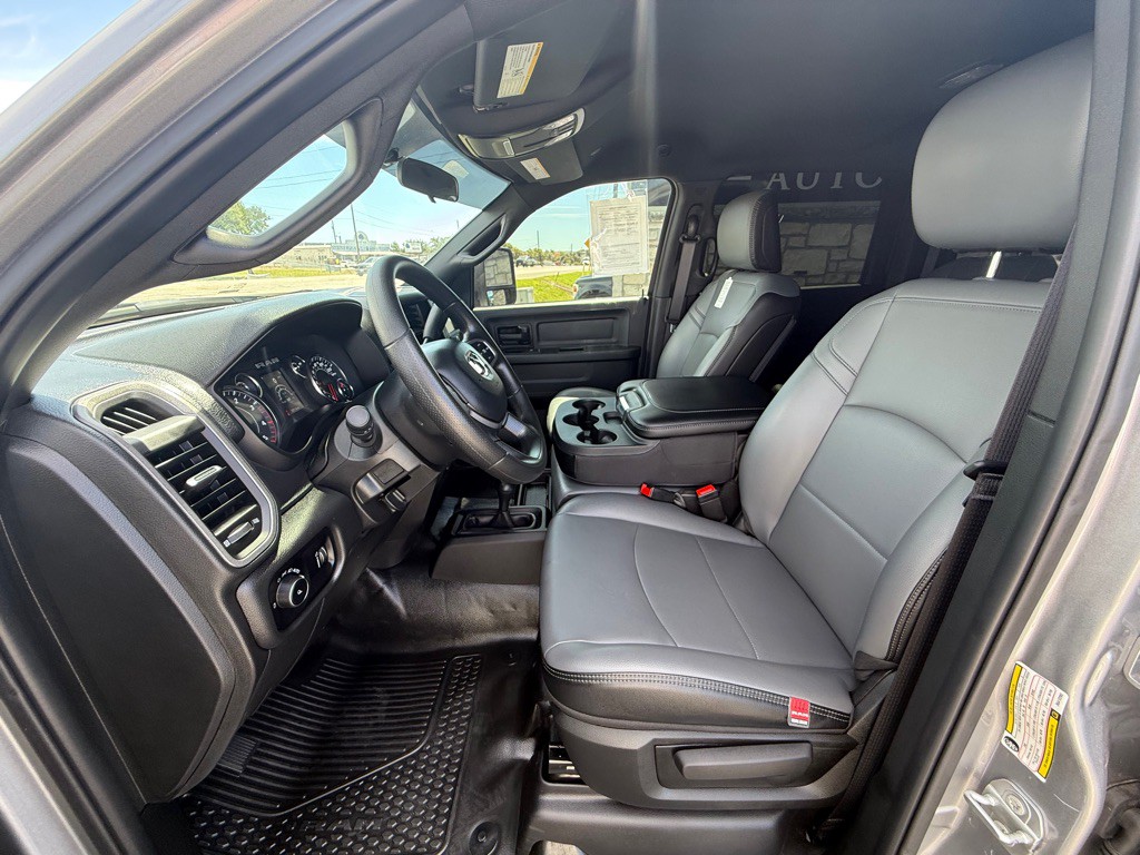 2024 RAM 3500 Image 12