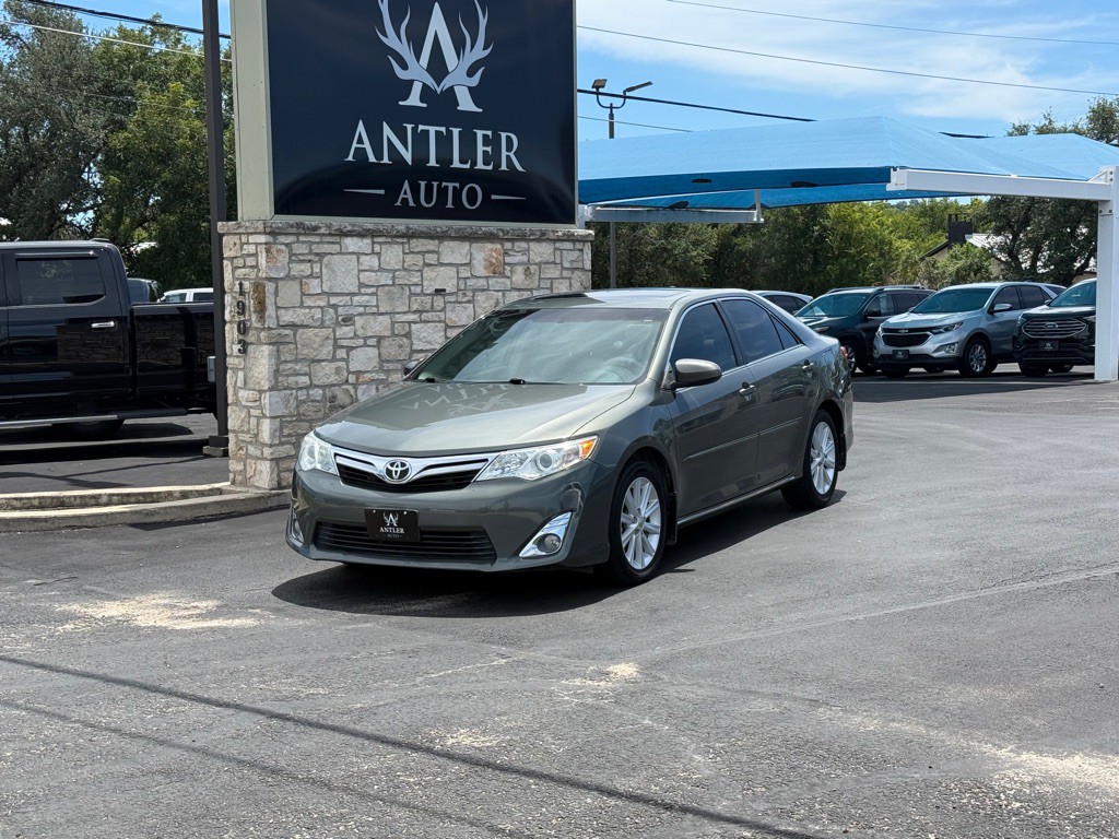 2013 Toyota Camry Image 1