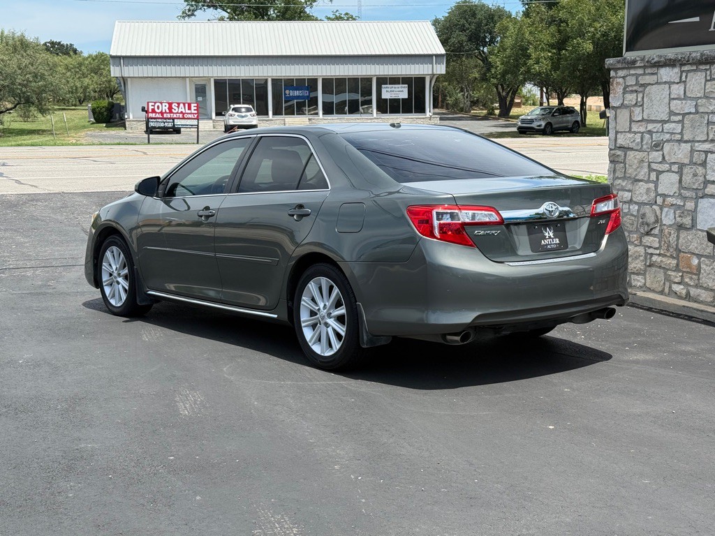 2013 Toyota Camry Image 3