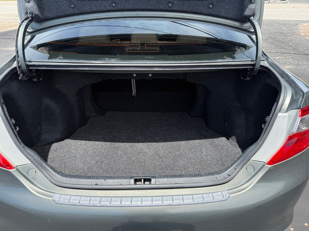 2013 Toyota Camry Image 9