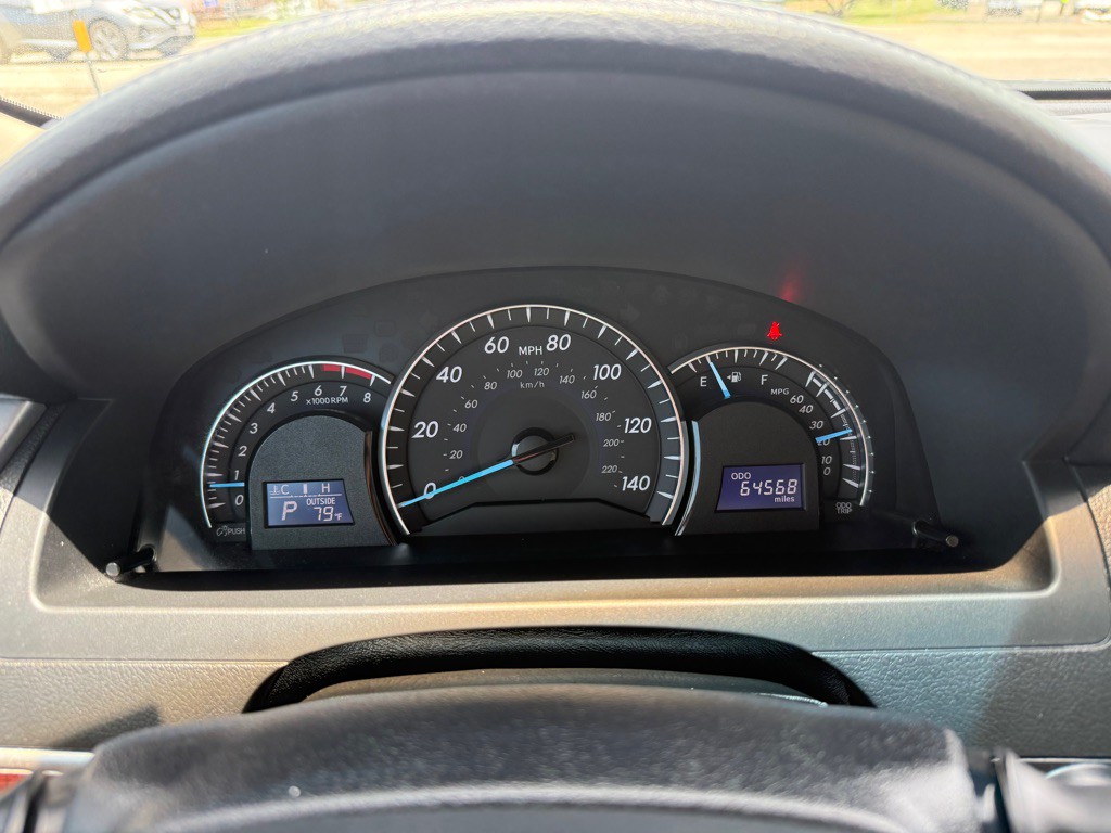 2013 Toyota Camry Image 12