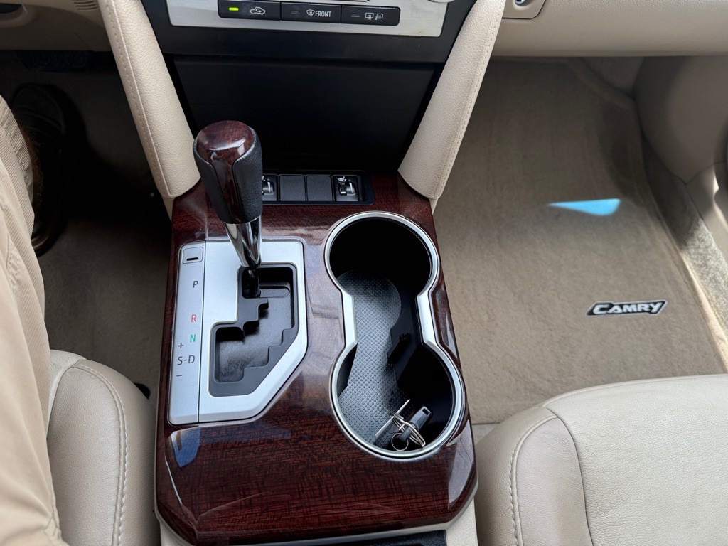 2013 Toyota Camry Image 13