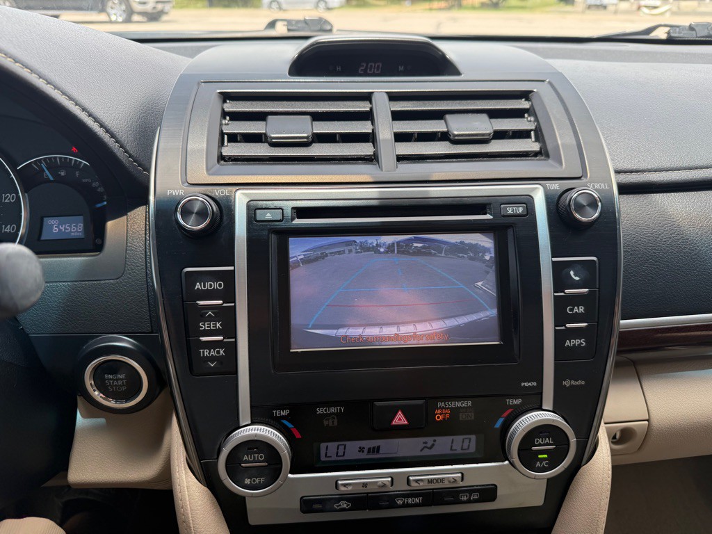 2013 Toyota Camry Image 16