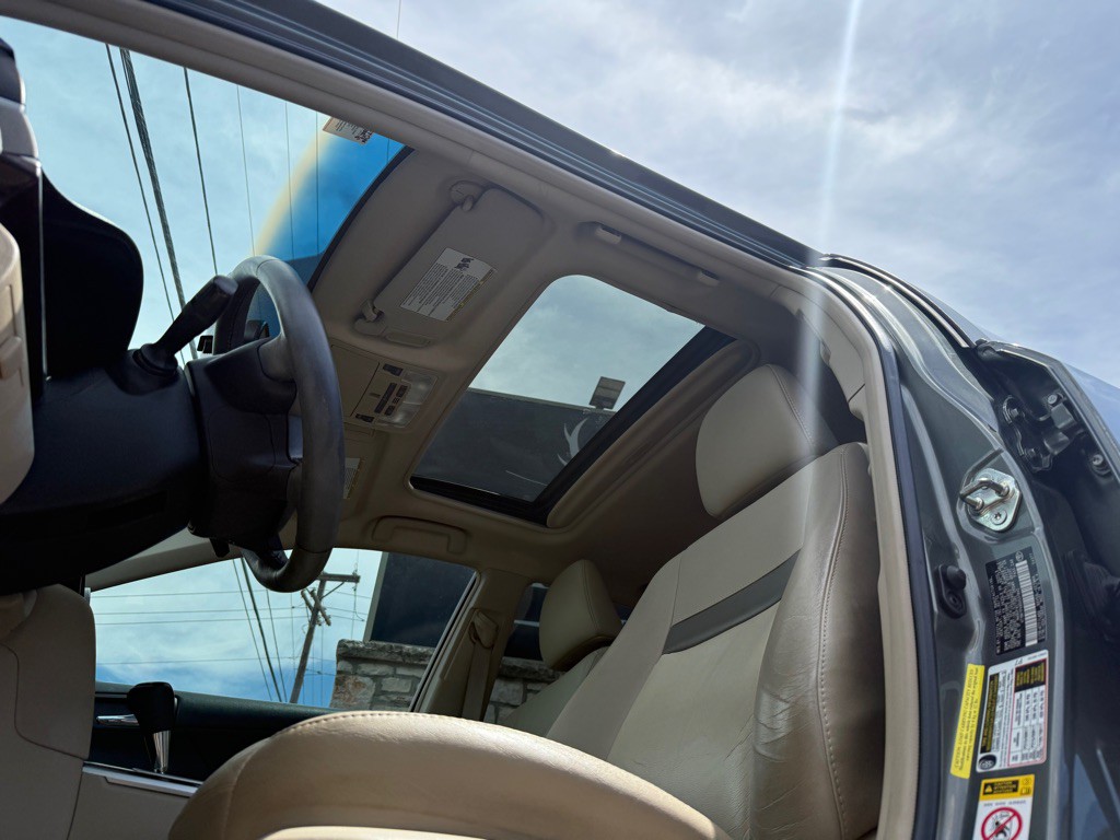 2013 Toyota Camry Image 18
