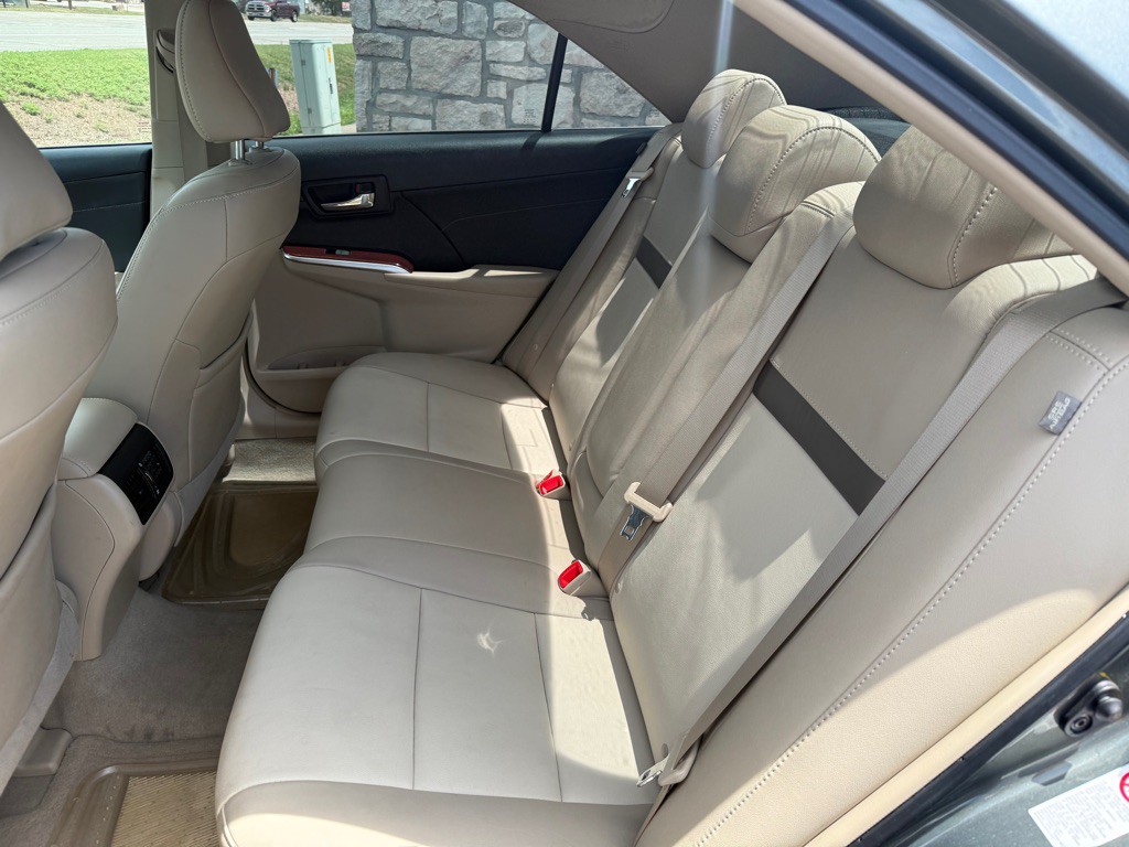 2013 Toyota Camry Image 20
