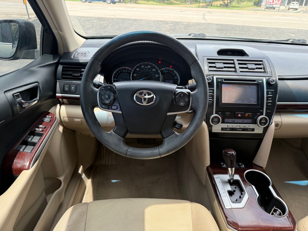 2013 Toyota Camry Image 22