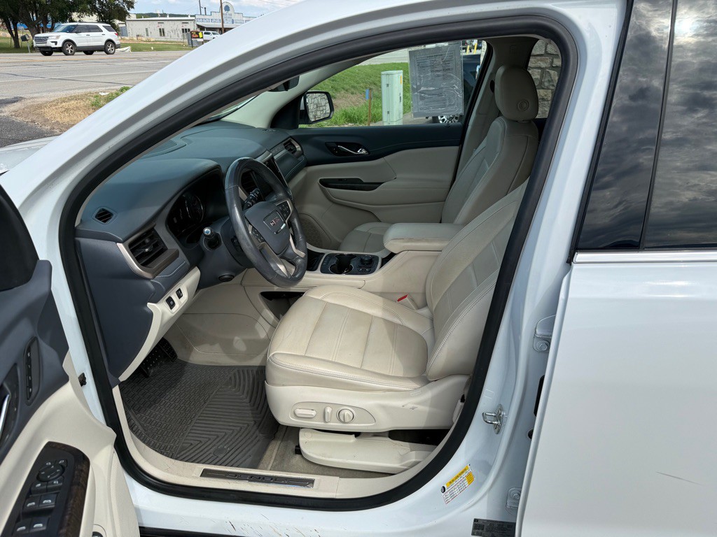 2020 GMC Acadia Image 11