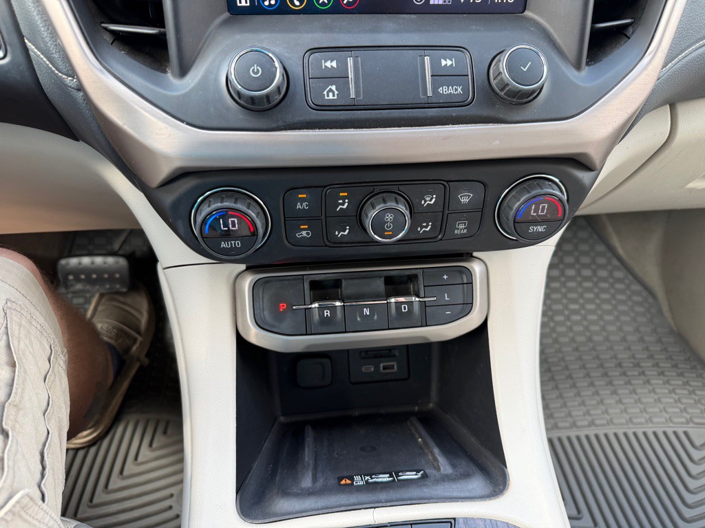 2020 GMC Acadia Image 14