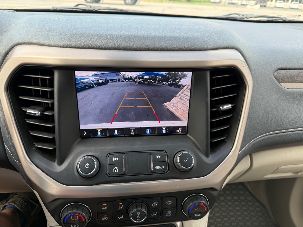 2020 GMC Acadia Image 16