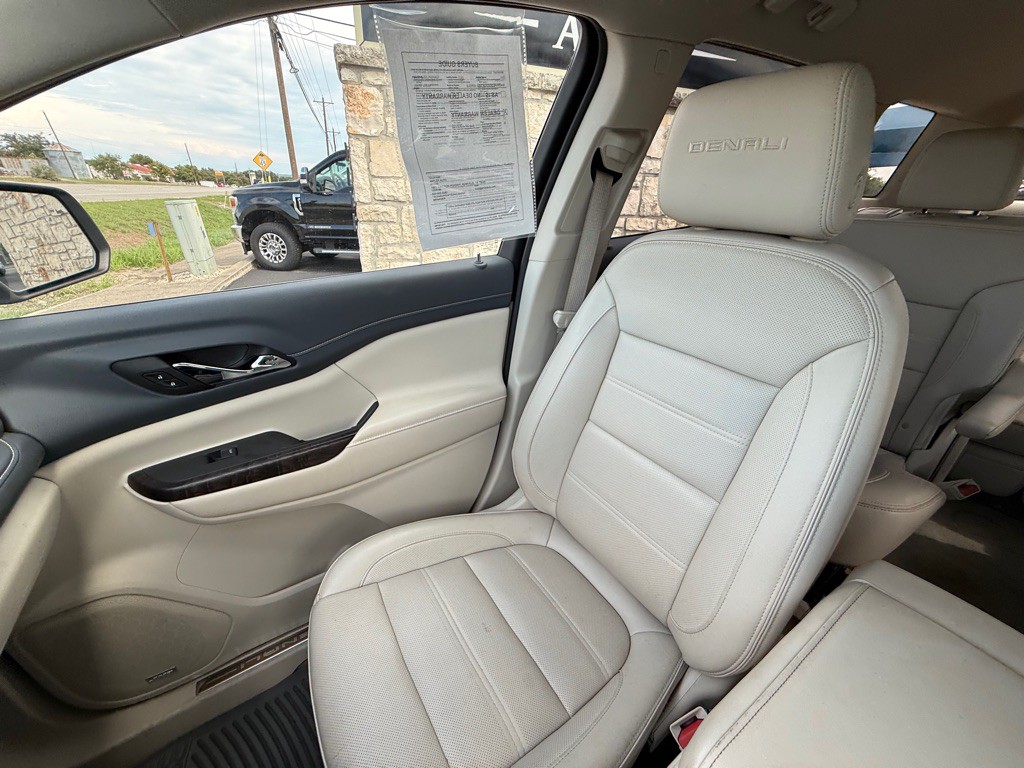 2020 GMC Acadia Image 17