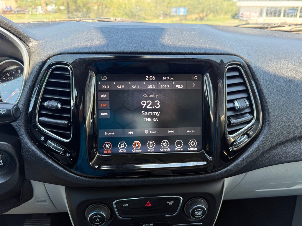 2020 Jeep Compass Image 15