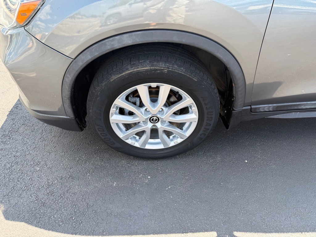 2017 Nissan Rogue Image 8