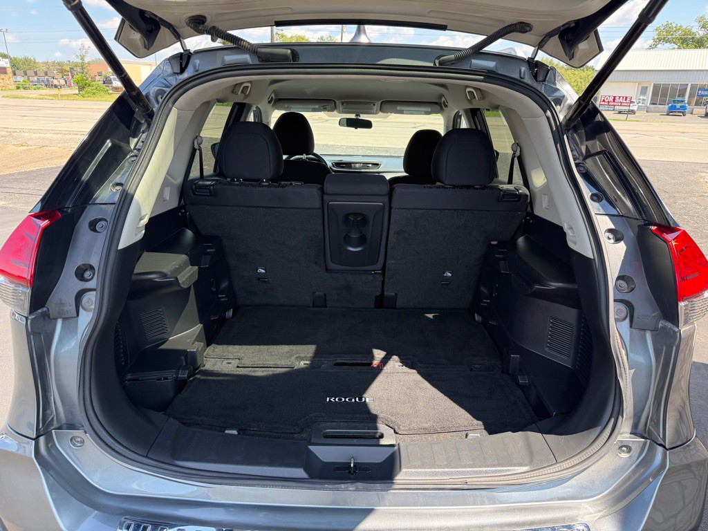2017 Nissan Rogue Image 9
