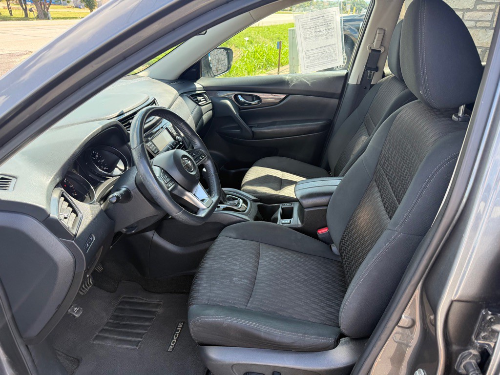 2017 Nissan Rogue Image 10