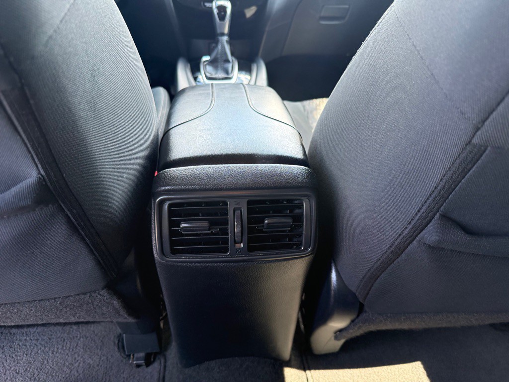 2017 Nissan Rogue Image 17