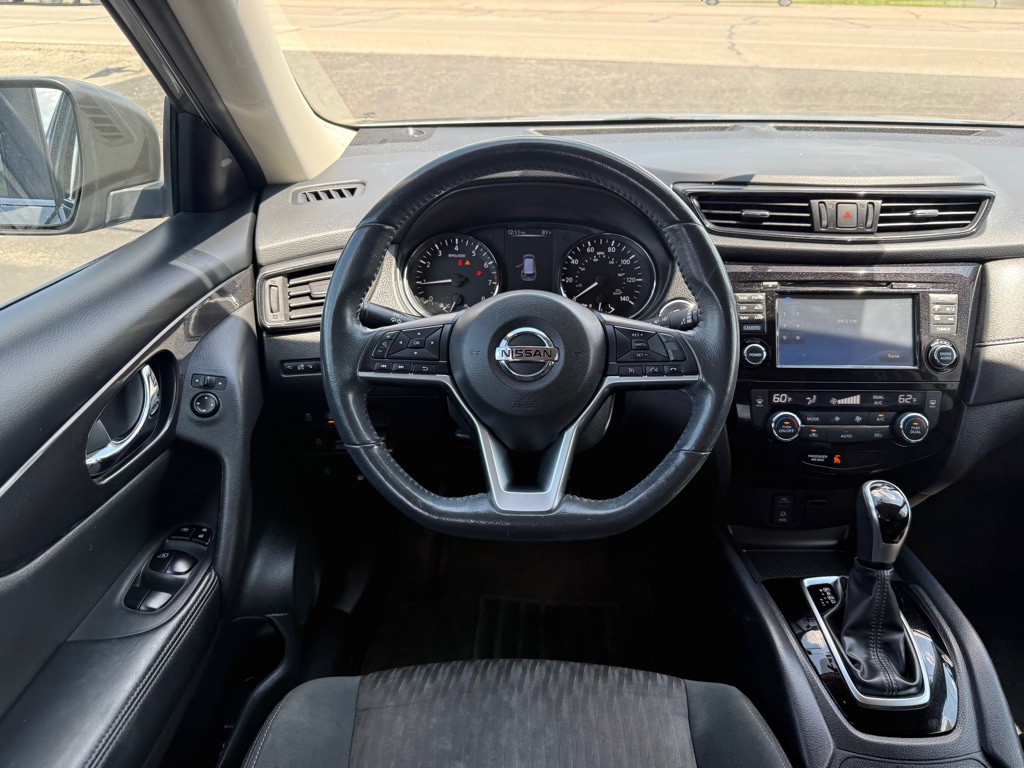 2017 Nissan Rogue Image 18