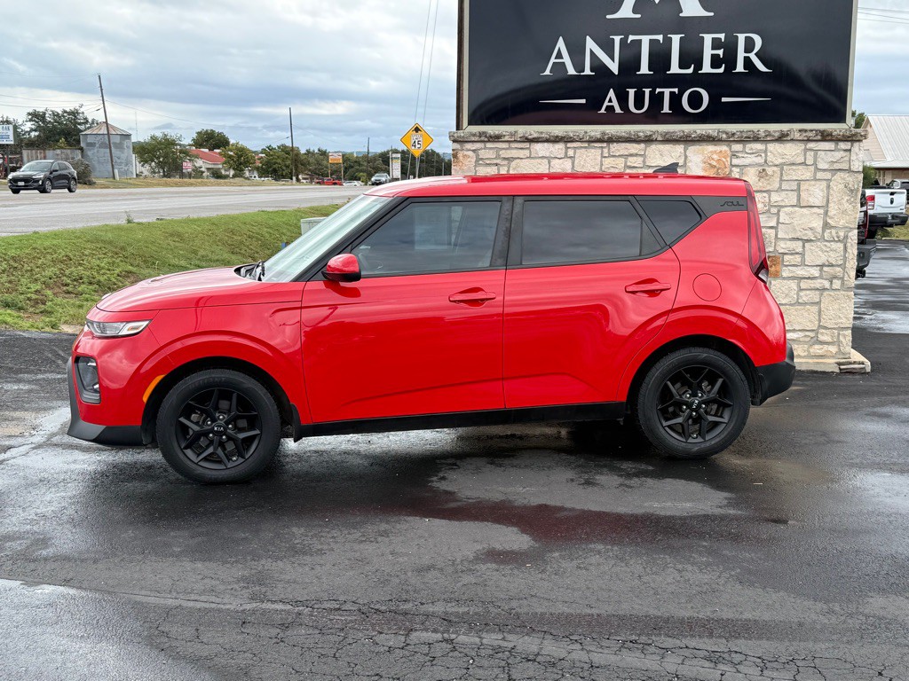2020 Kia Soul Image 2