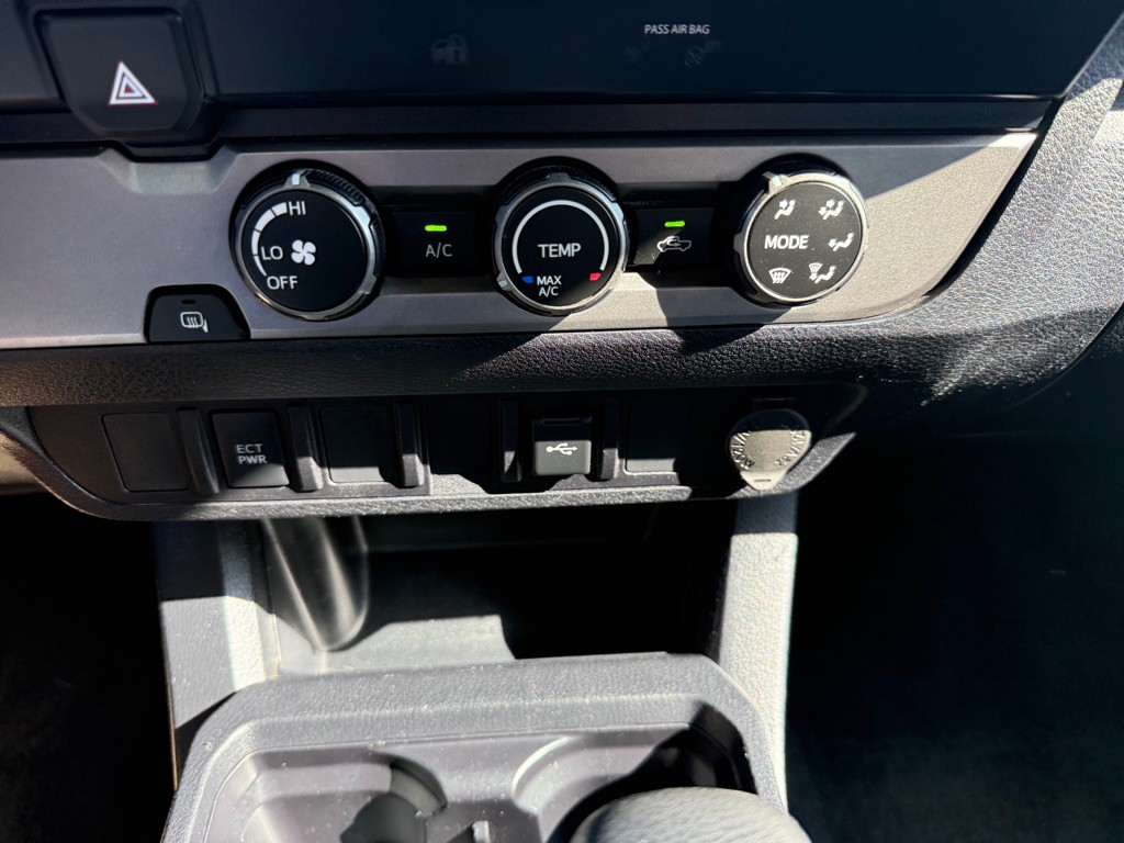 2020 Toyota Tacoma Image 14