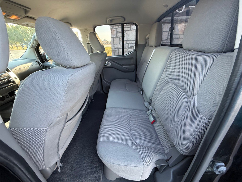 2019 Nissan Frontier Image 17