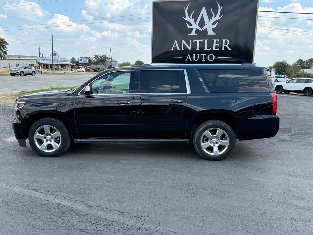 2019 Chevrolet Suburban Image 2