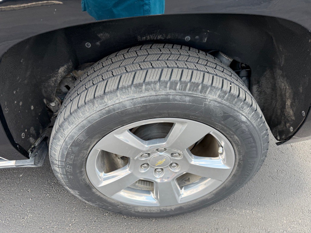 2019 Chevrolet Suburban Image 8