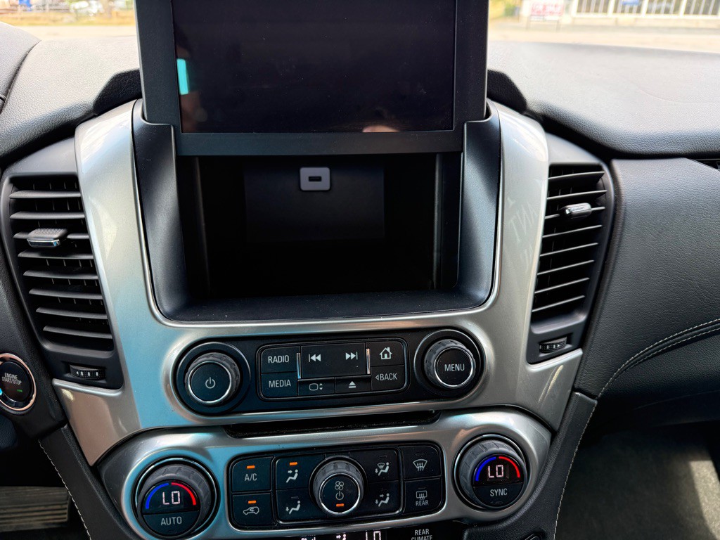 2019 Chevrolet Suburban Image 15