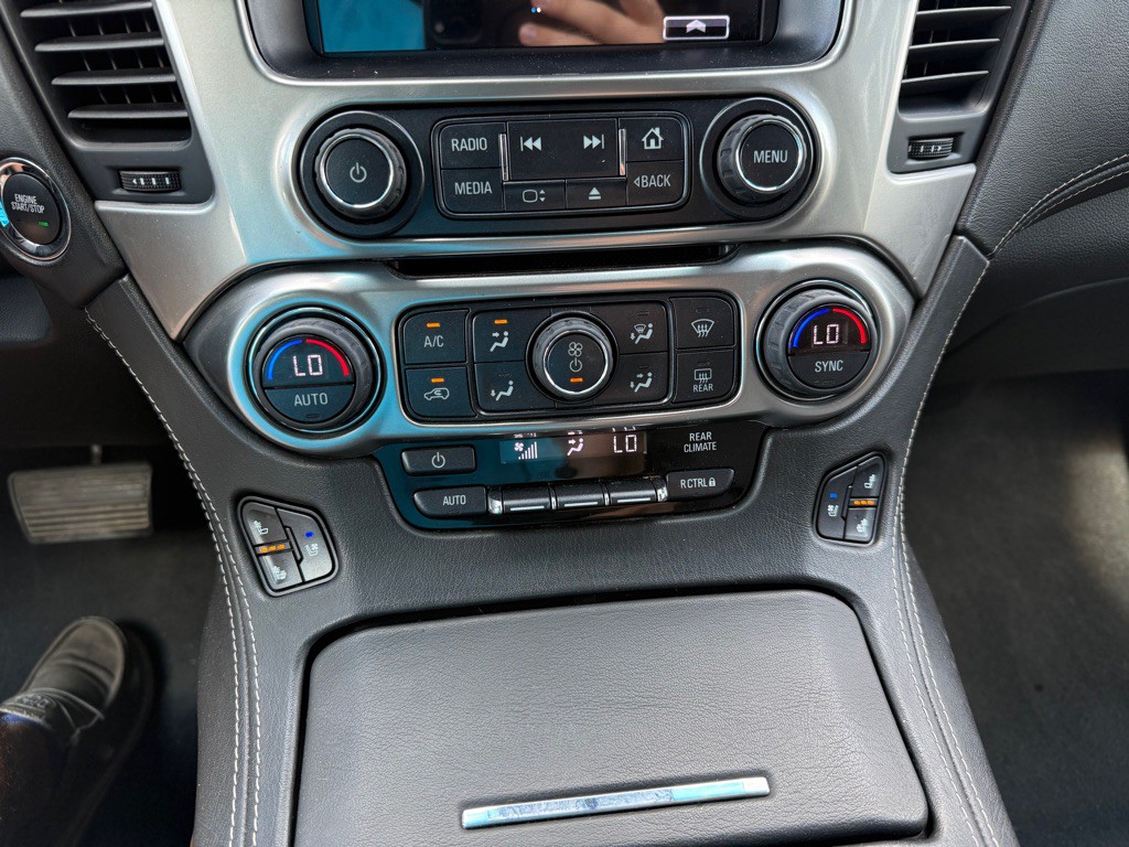 2019 Chevrolet Suburban Image 16