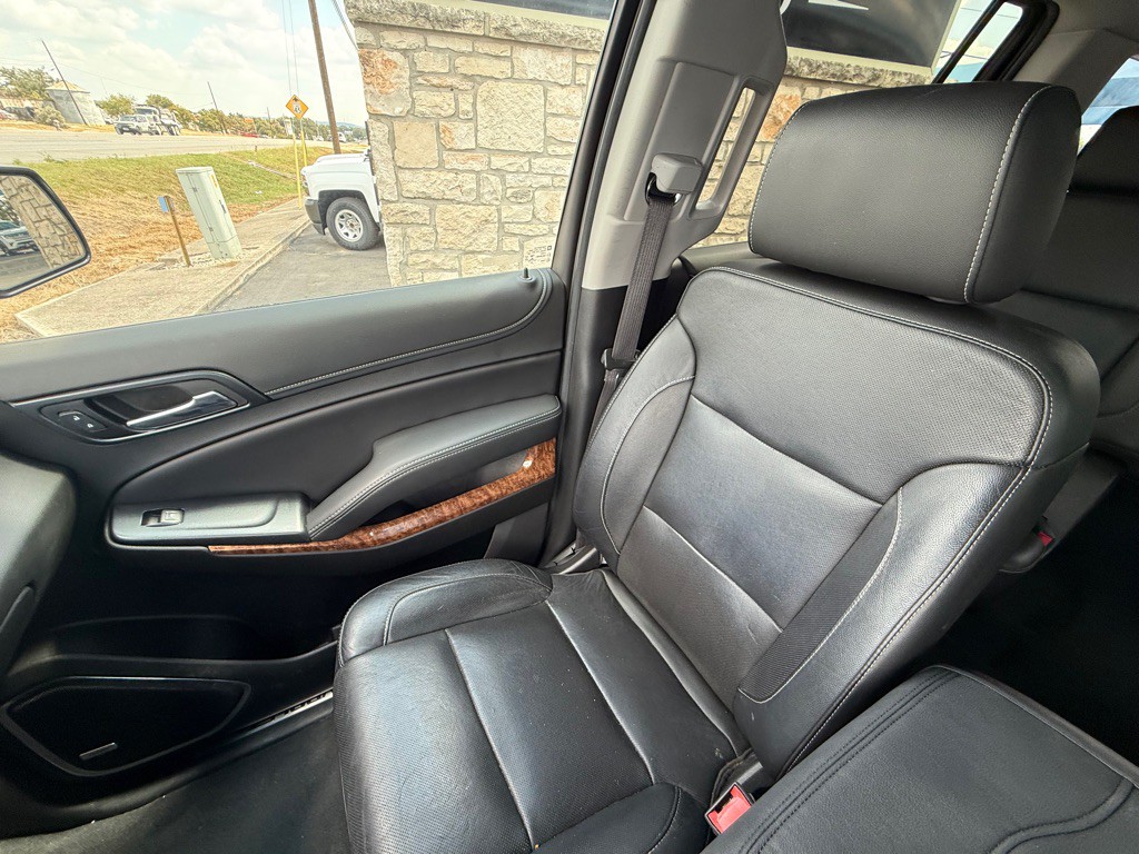2019 Chevrolet Suburban Image 18