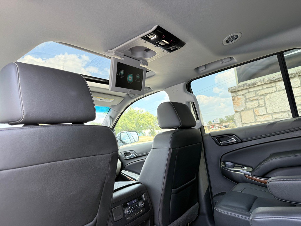 2019 Chevrolet Suburban Image 21