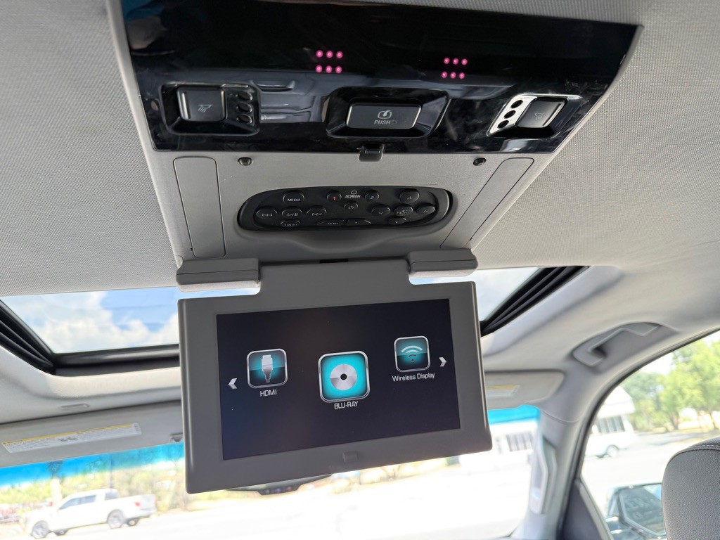 2019 Chevrolet Suburban Image 22