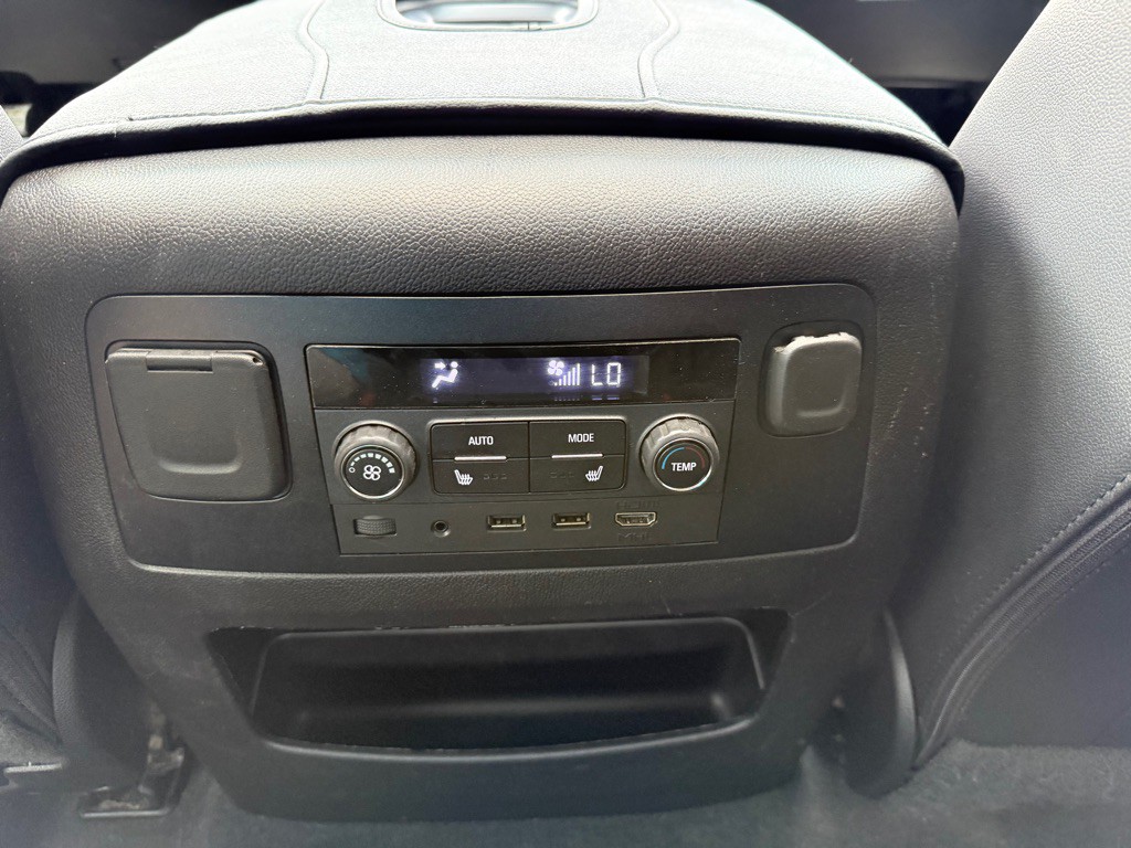 2019 Chevrolet Suburban Image 23