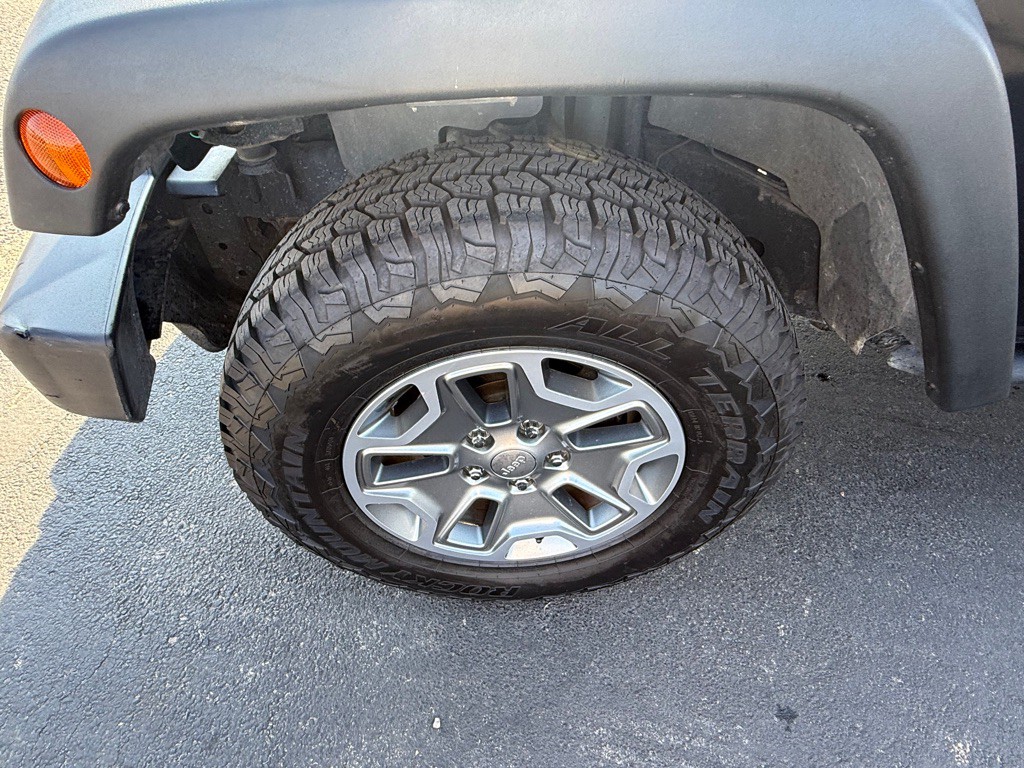 2012 Jeep Wrangler Image 8