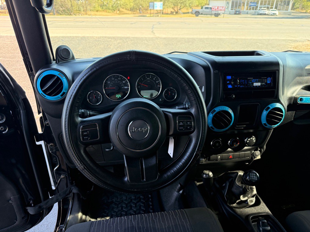 2012 Jeep Wrangler Image 16