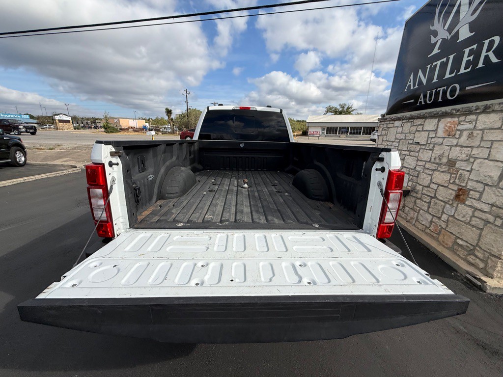 2022 Ford F-350 Image 9