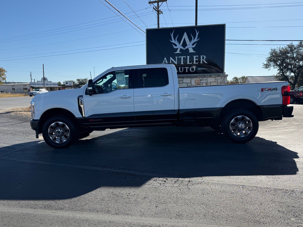 2024 Ford F-350 Image 2