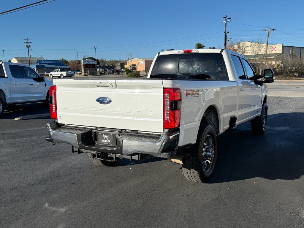2023 Ford F-350 Image 5