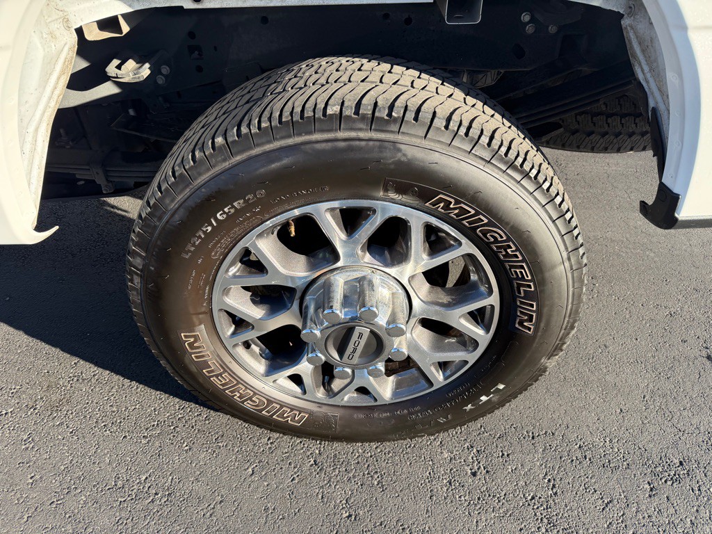 2023 Ford F-350 Image 8