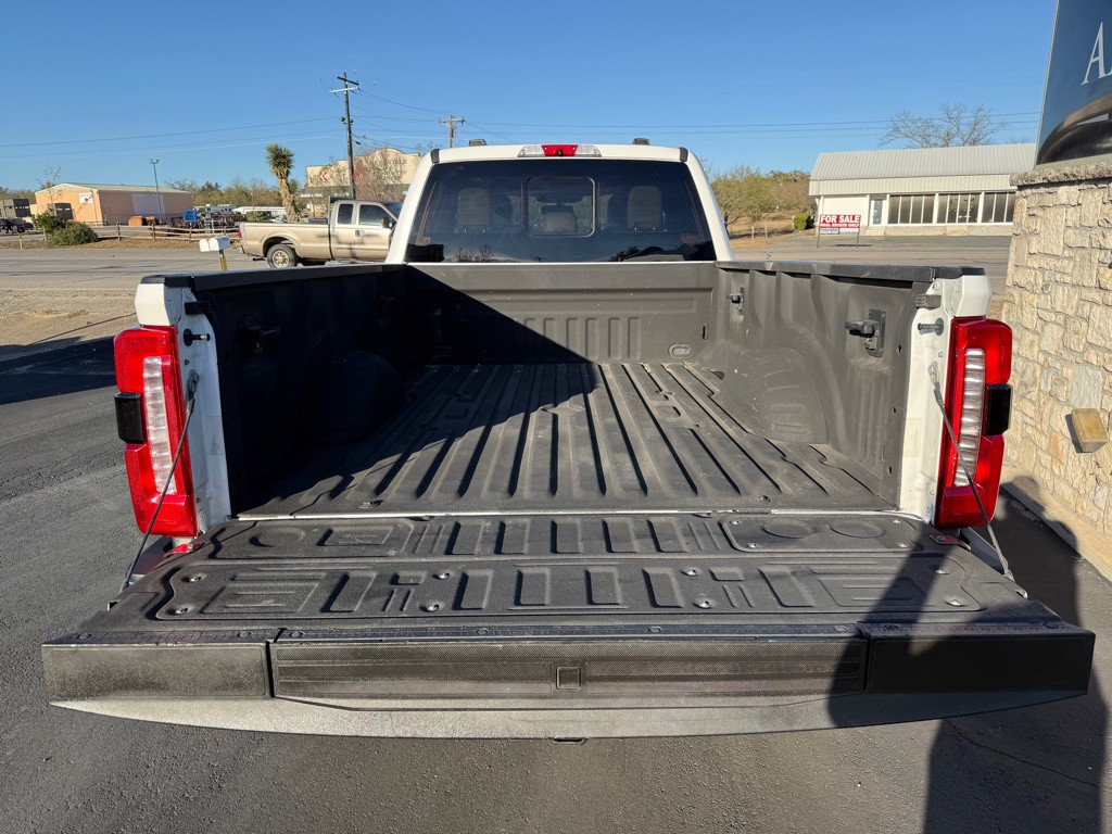 2023 Ford F-350 Image 9