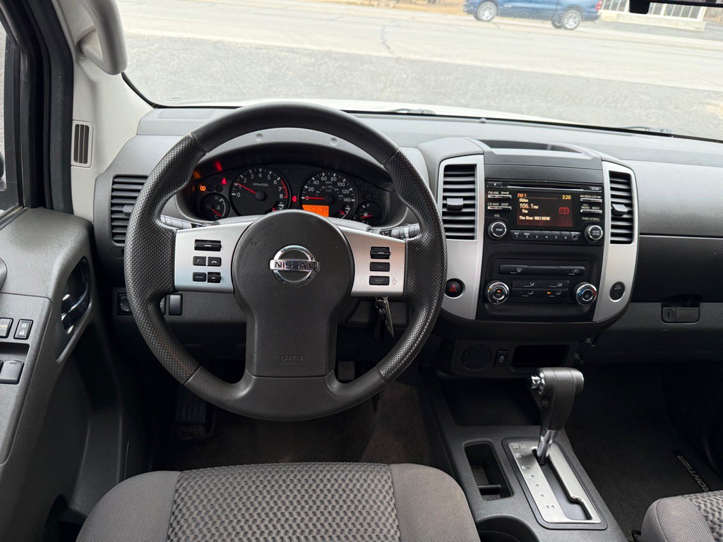 2013 Nissan Frontier Image 15