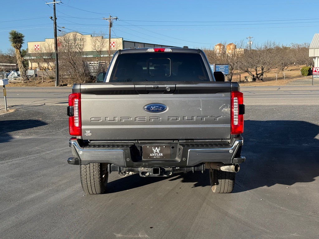 2023 Ford F-350 Image 4